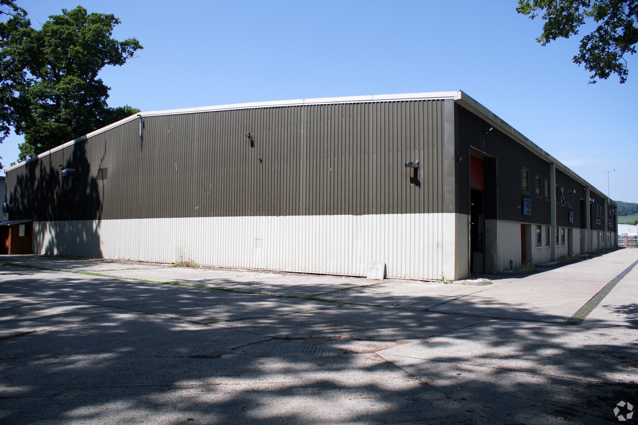 Orchard Industrial Estate, Toddington for sale Primary Photo- Image 1 of 1