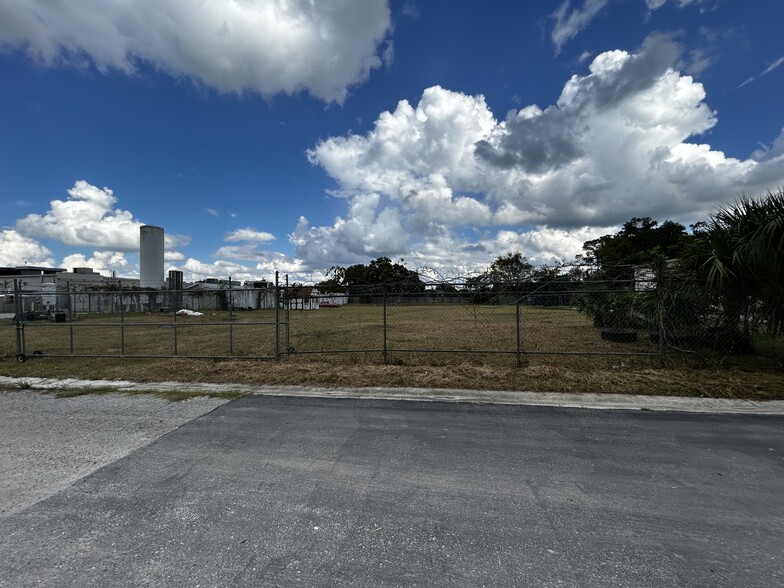 6702 Industrial ave, Port Richey, FL for sale - Building Photo - Image 3 of 5