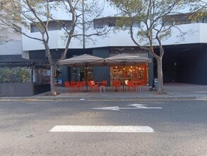 Retail in Barcelona, Barcelona to rent Interior Photo- Image 2 of 21