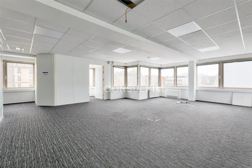 Office in Malakoff for sale Building Photo- Image 1 of 10