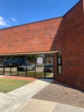 2046 W Park Pl, Stone Mountain, GA for rent Building Photo- Image 1 of 7