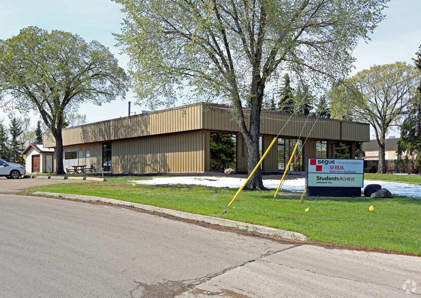 4504 101st St NW, Edmonton, AB for sale - Primary Photo - Image 1 of 1