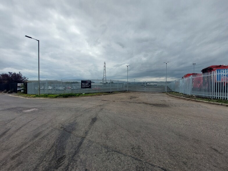 2 Smeaton Rd, Dundee to rent - Building Photo - Image 2 of 3