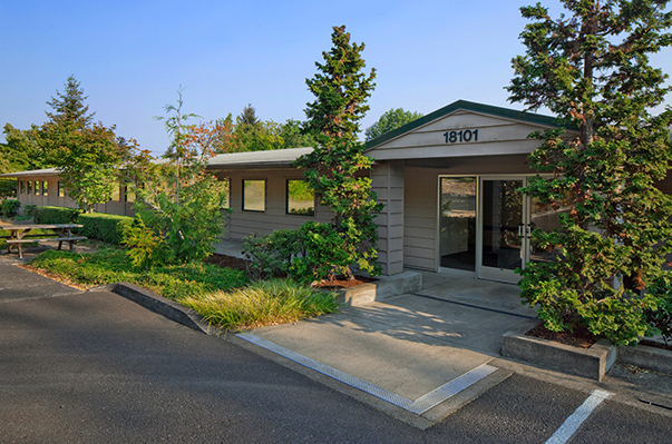 18151-18199 SW Boones Ferry Rd, Tualatin, OR for rent - Building Photo - Image 3 of 11