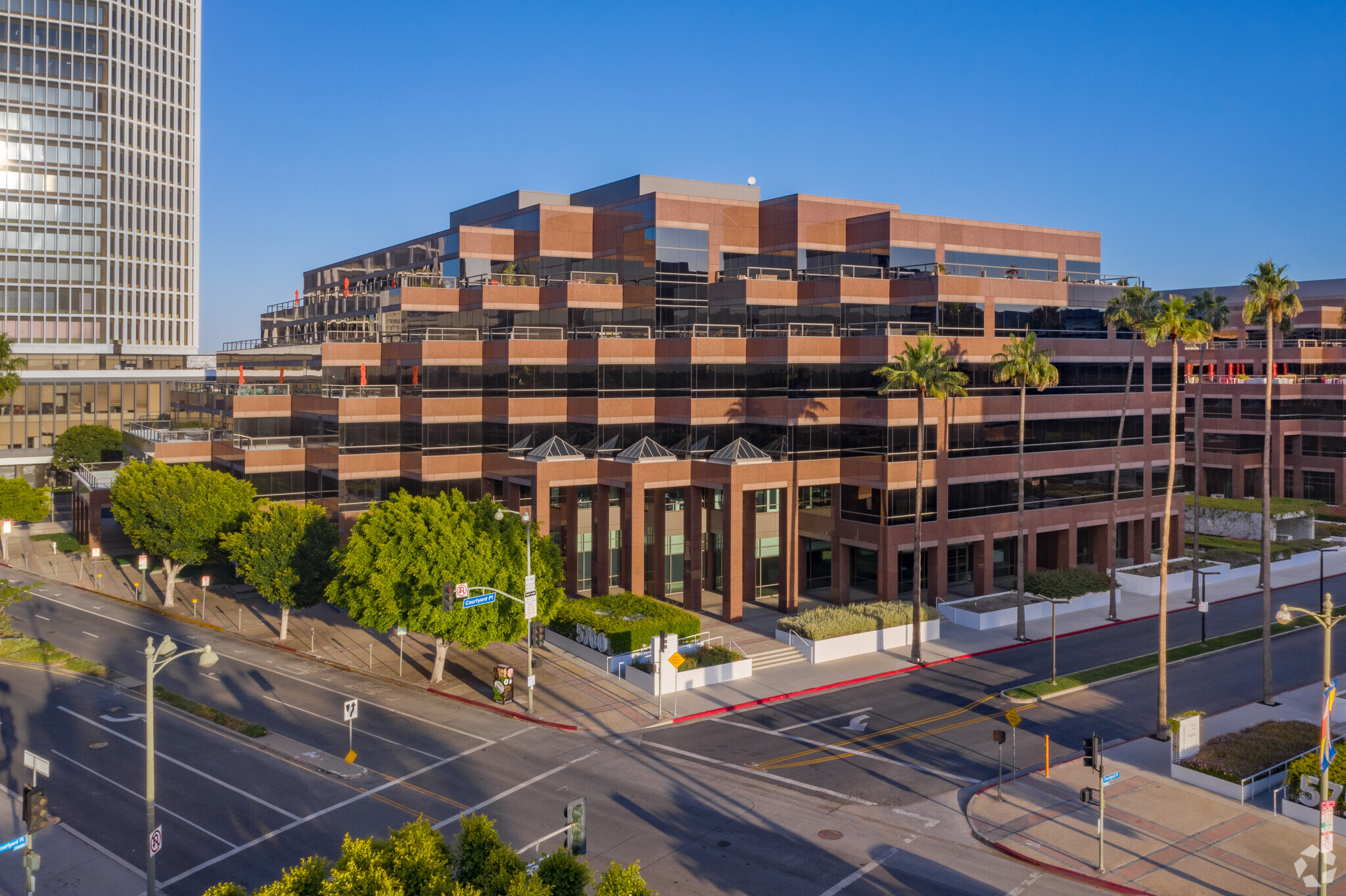 5700 Wilshire Blvd, Los Angeles, CA for rent Building Photo- Image 1 of 19