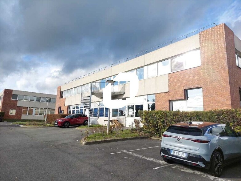 Office in Bièvres to rent - Building Photo - Image 3 of 10