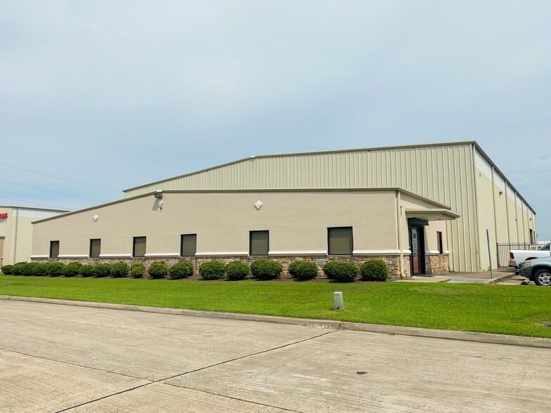 11050 W Little York Rd, Houston, TX for rent - Building Photo - Image 3 of 7