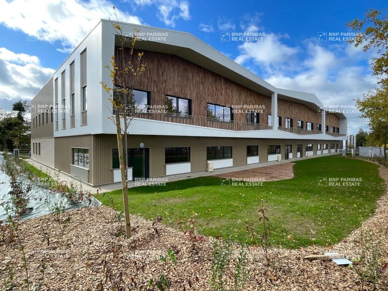 Light Industrial in Carquefou for sale Building Photo- Image 1 of 13