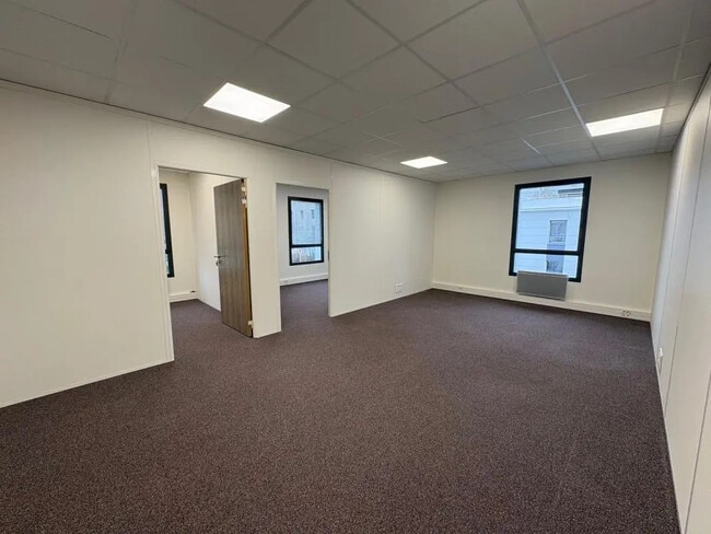 Location Bureaux 56 m²