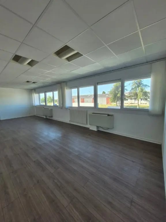Location Bureaux 45 m² - Photo 1