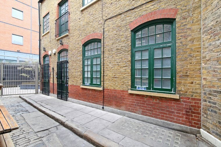 123A Borough High St, London to rent - Building Photo - Image 3 of 4