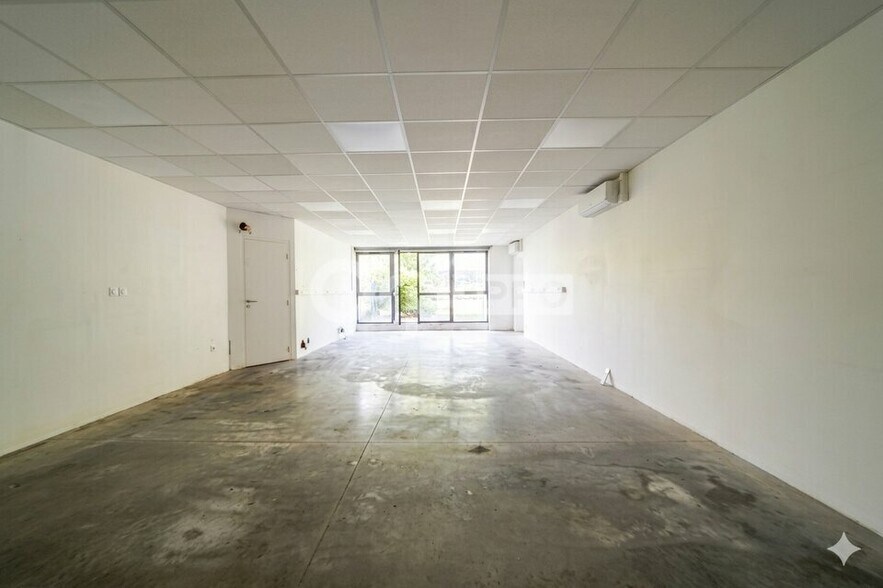 200 Avenue De La Gare, Marcilly-d'Azergues for sale - Interior Photo - Image 3 of 12