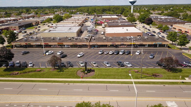 670-698 S Barrington Rd, Suite, Streamwood, IL for rent Building Photo- Image 1 of 5