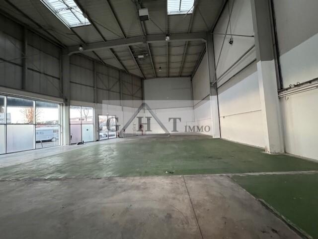 Industrial in Cormeilles-en-Parisis to rent Building Photo- Image 1 of 3