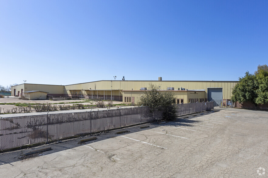 1485 Curtis Ave, Reedley, CA for sale - Building Photo - Image 2 of 4