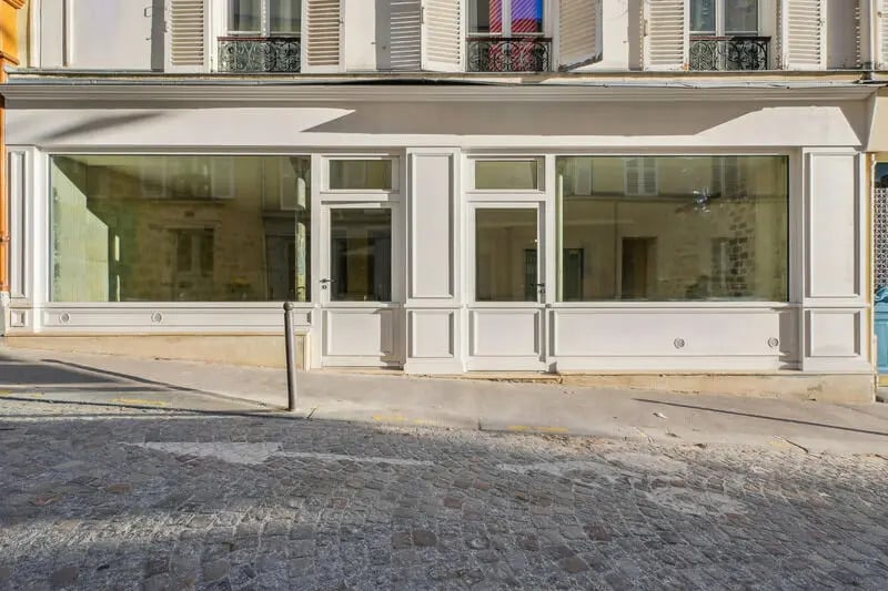 Retail in Paris for sale Building Photo- Image 1 of 12