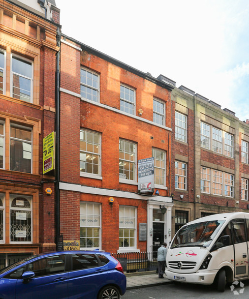 9 York Pl, Leeds for rent - Primary Photo - Image 1 of 4