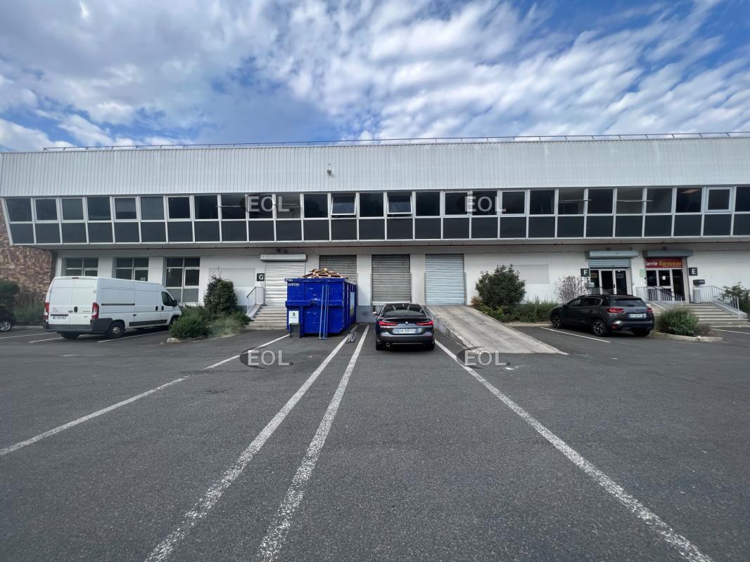 Industrial in Marly-la-Ville to rent Building Photo- Image 1 of 2