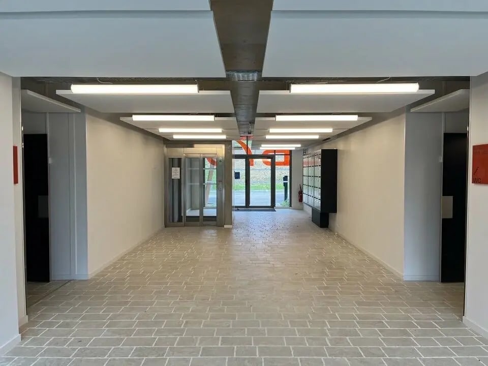 Office in Biarritz to rent Lobby- Image 1 of 2