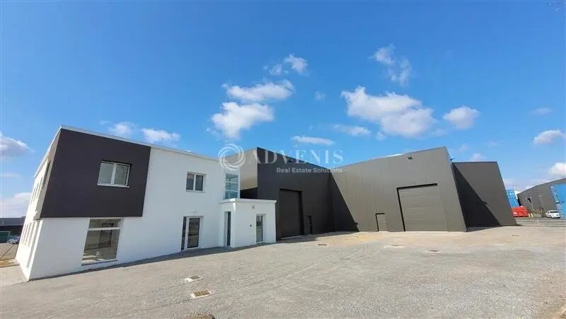 Location Local d'activités 808 m² - Photo 1
