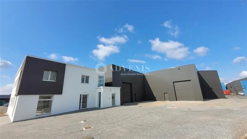 Light Industrial in Carquefou to rent Building Photo- Image 1 of 9