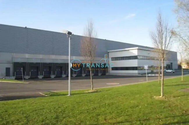 Location Entrepôt 9 456 m²