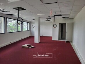 Office in Dardilly to rent Interior Photo- Image 2 of 4