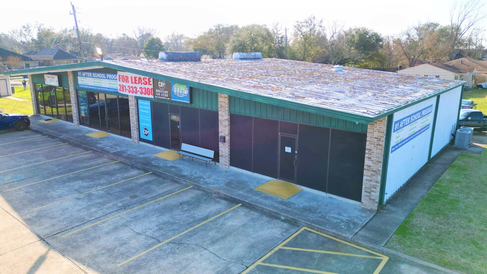 4502 Center St, Deer Park, TX for sale - Building Photo - Image 1 of 1