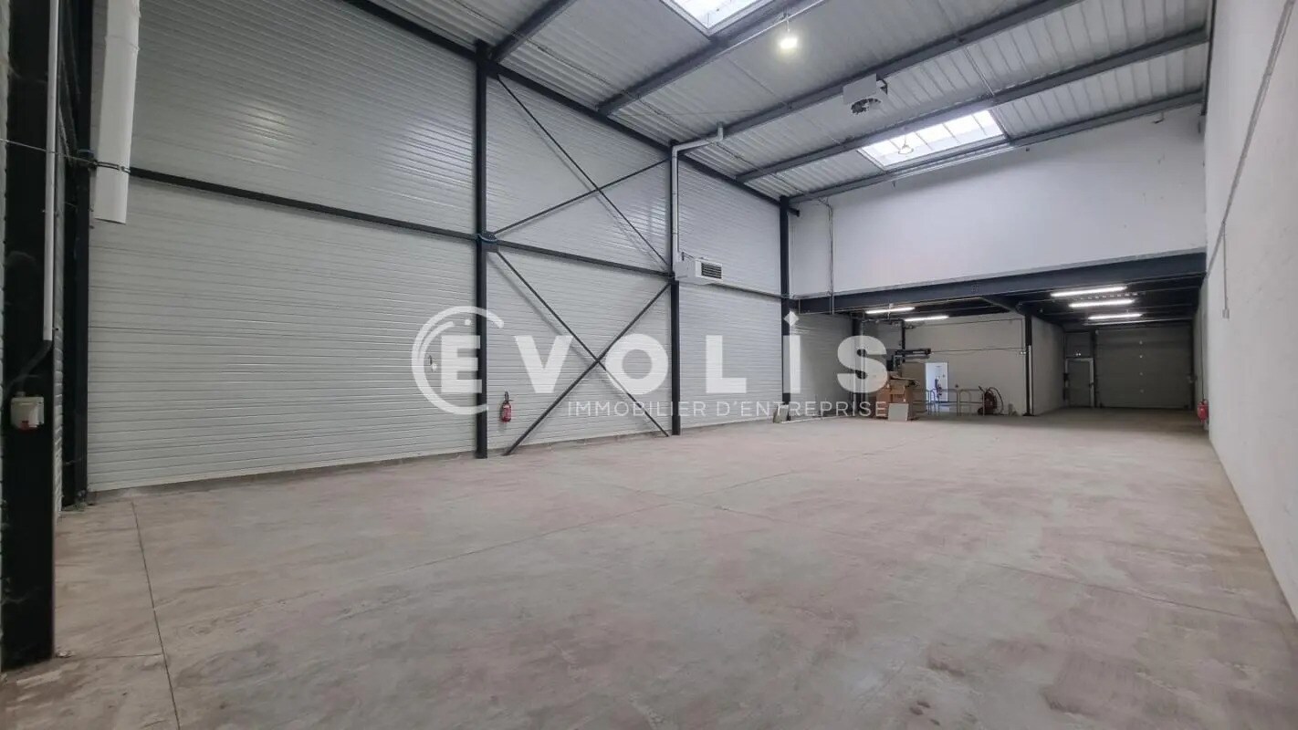 Light Industrial in Collégien to rent Interior Photo- Image 1 of 13