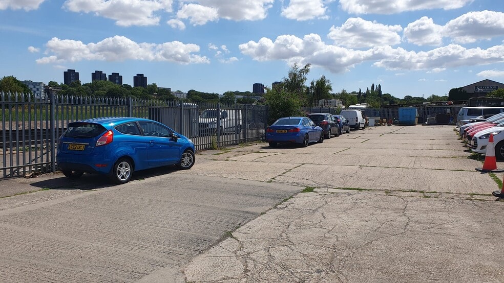 Unit 3, King Edward Quay, Hythe Quay, Colchester to rent - Primary Photo - Image 1 of 6