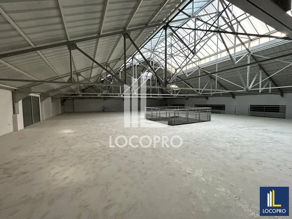 Retail in Cannes for sale Building Photo- Image 1 of 5