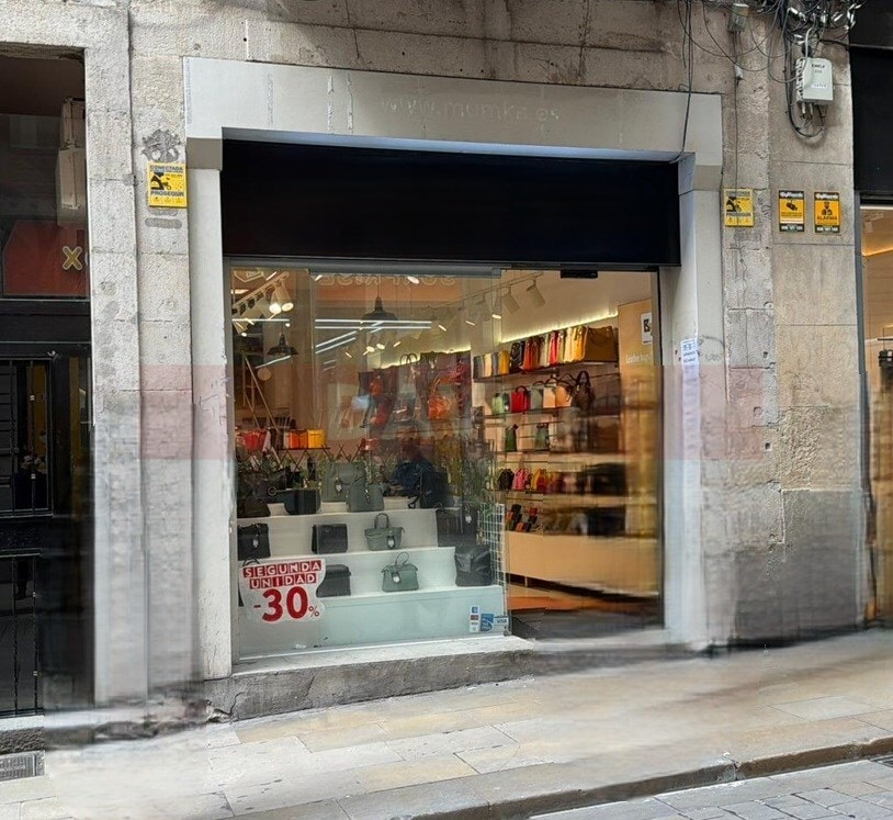Retail in Barcelona, Barcelona to rent Primary Photo- Image 1 of 3