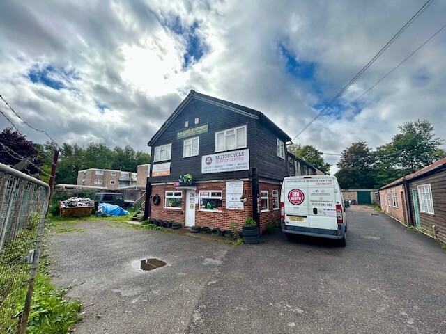 More details for 2 Palmers Yard, Newbury - Light Industrial to Rent