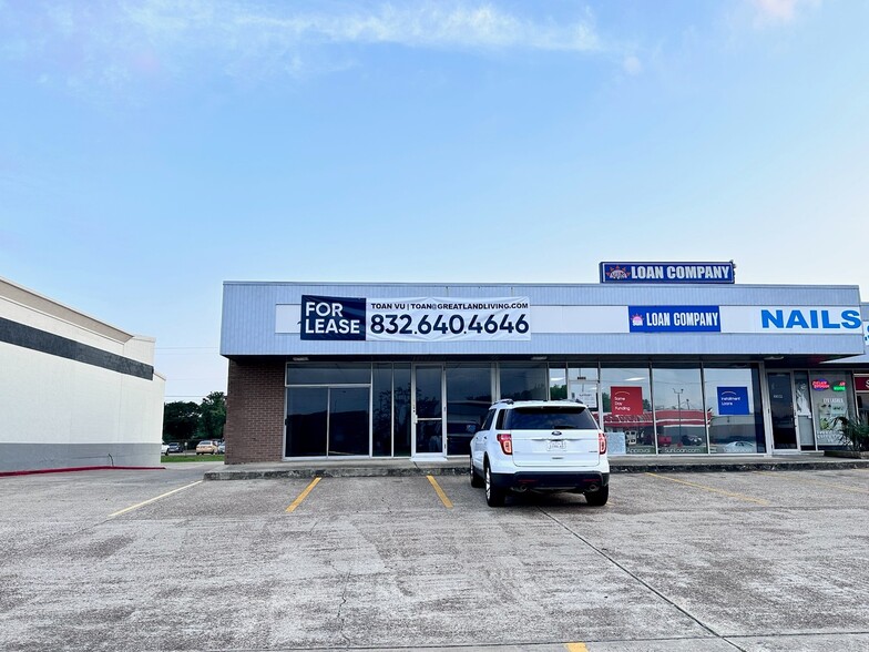 3305 Palmer Hwy, Texas City, TX for rent - Building Photo - Image 1 of 4