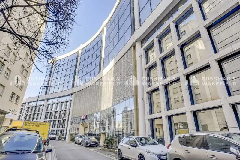 Office in Puteaux to rent Building Photo- Image 1 of 2