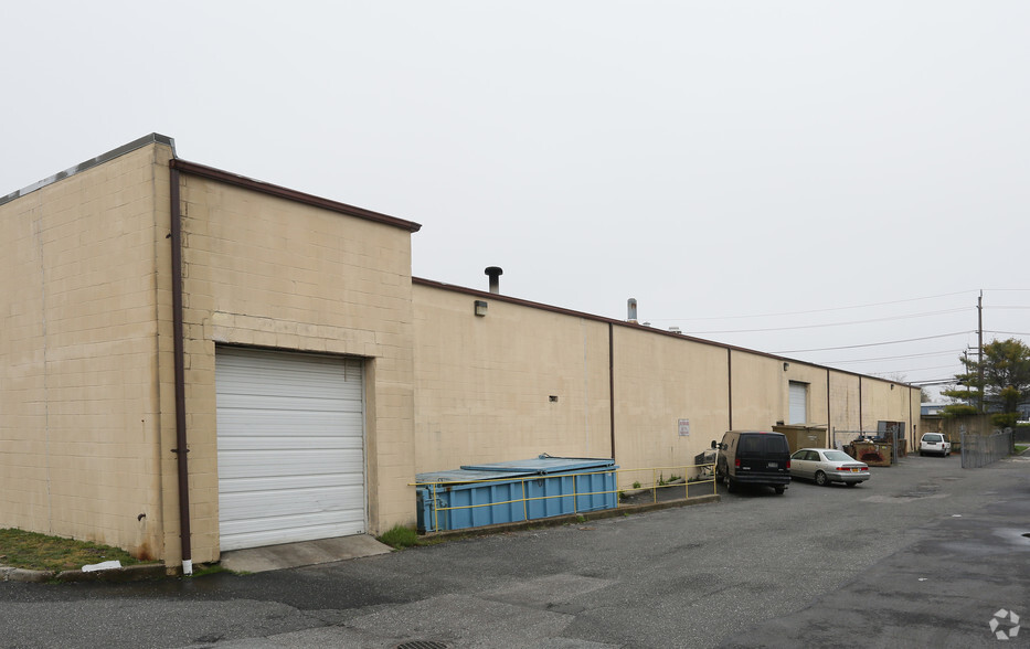 1440 Church St, Bohemia, NY for rent - Building Photo - Image 3 of 13