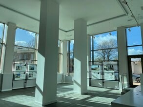 Goodwood Rd, London to rent Interior Photo- Image 1 of 16