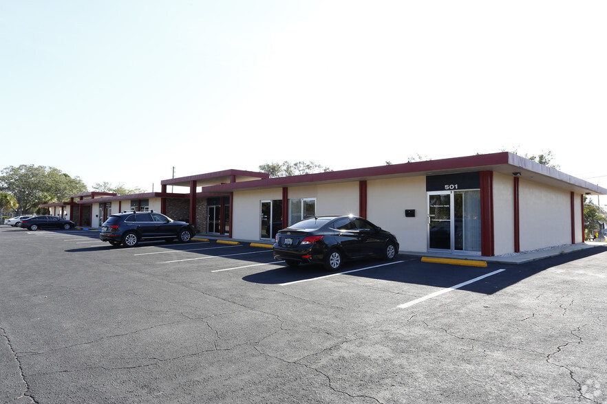 501-527 S Paula Dr, Dunedin, FL for rent - Building Photo - Image 2 of 26