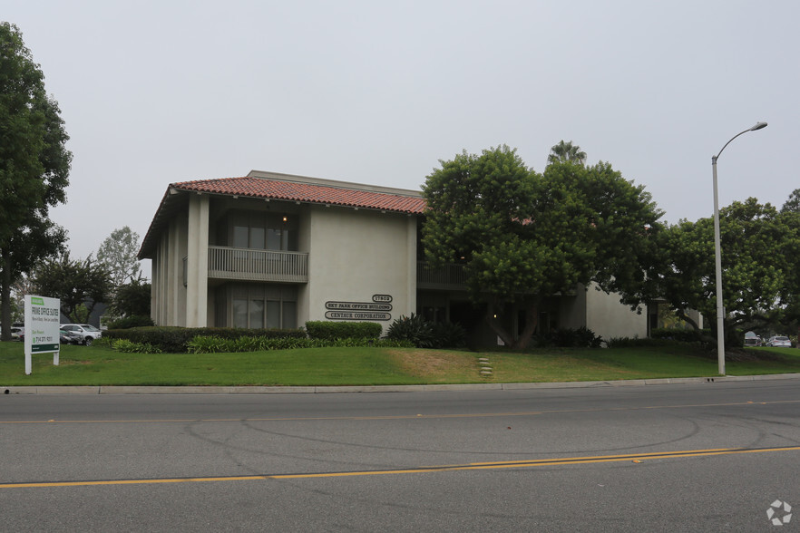 17802 Sky Park Cir, Irvine, CA for rent - Primary Photo - Image 1 of 5