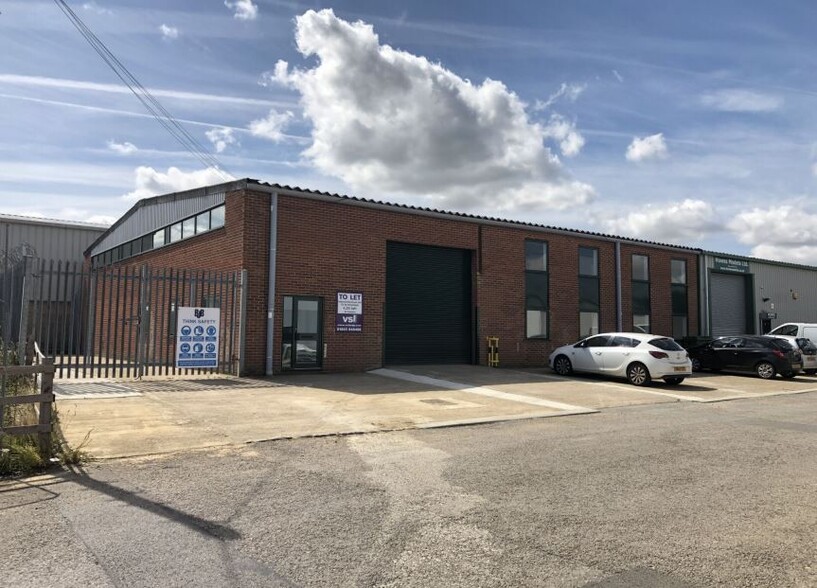 Station Field Industrial Estate, Kidlington for sale - Building Photo - Image 1 of 1