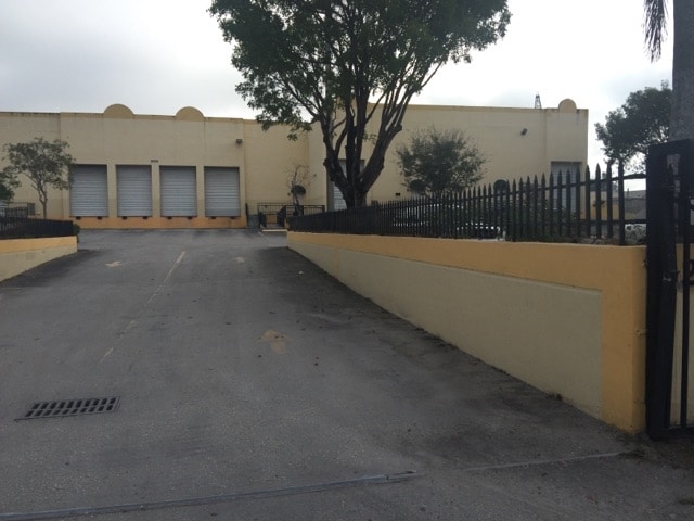 2005 NW 110th Ave, Miami, FL to rent - Building Photo - Image 2 of 21