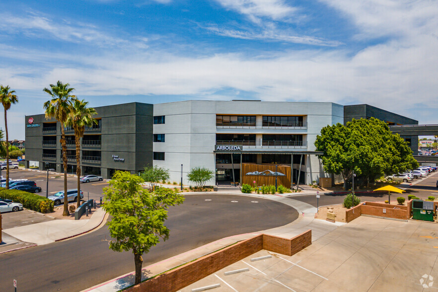 1661 E Camelback Rd, Phoenix, AZ for rent - Building Photo - Image 2 of 17