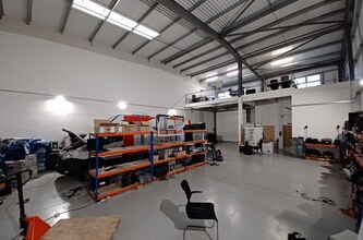 Minden Rd, Sutton to rent Interior Photo- Image 2 of 3