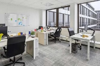 4-6 Rue D'Orleans, Saint-Cloud for sale Interior Photo- Image 2 of 12