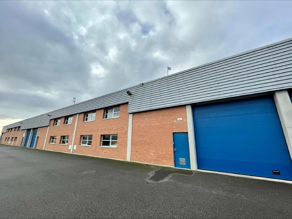 Location Local d'activités 195 m² à 1 363 m² - Photo 1
