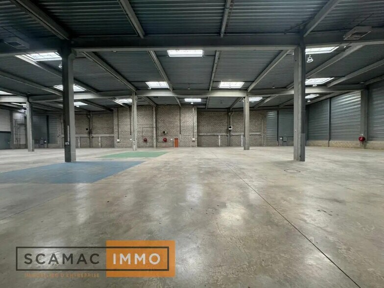 Industrial in Combs-la-Ville to rent - Interior Photo - Image 2 of 22