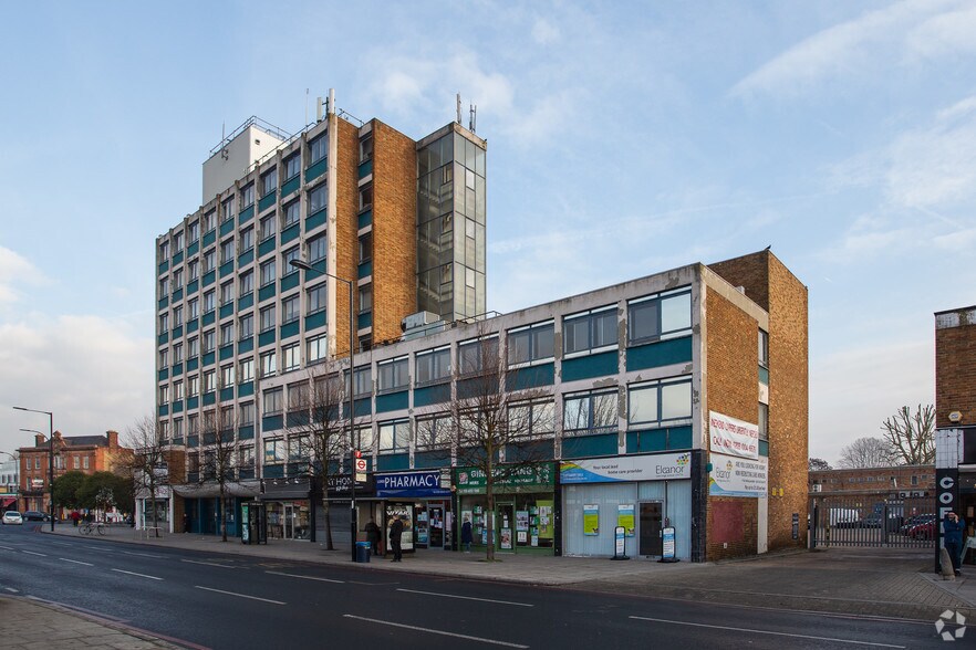 Burnt Ash Rd, London, SE12 8RG UK