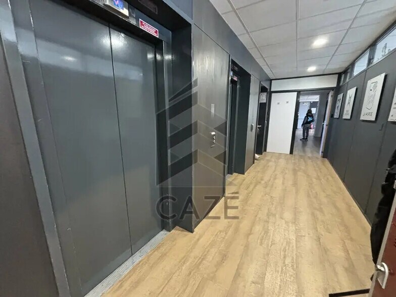 Office in Bordeaux to rent - Interior Photo - Image 3 of 9