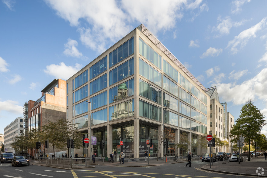 6-9 Donegall Sq S, Belfast for rent - Primary Photo - Image 1 of 3