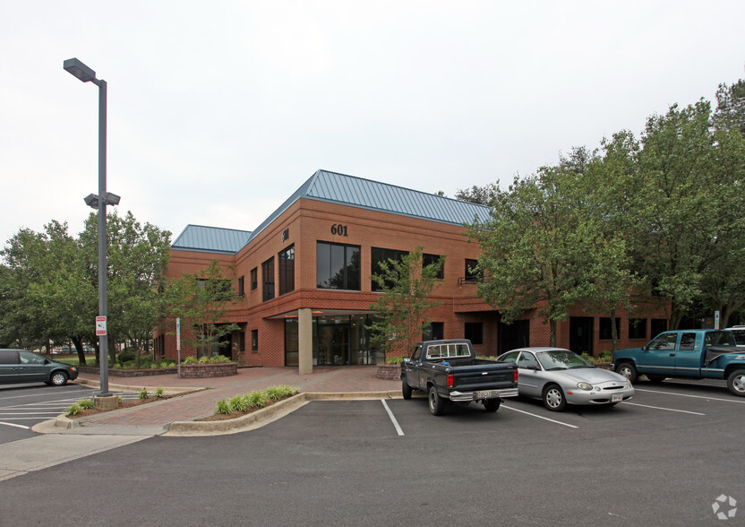 601 Post Office Rd, Waldorf, MD for sale - Primary Photo - Image 1 of 1